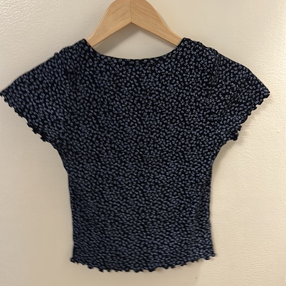 Brandy Melville tee - Picture 2 of 2